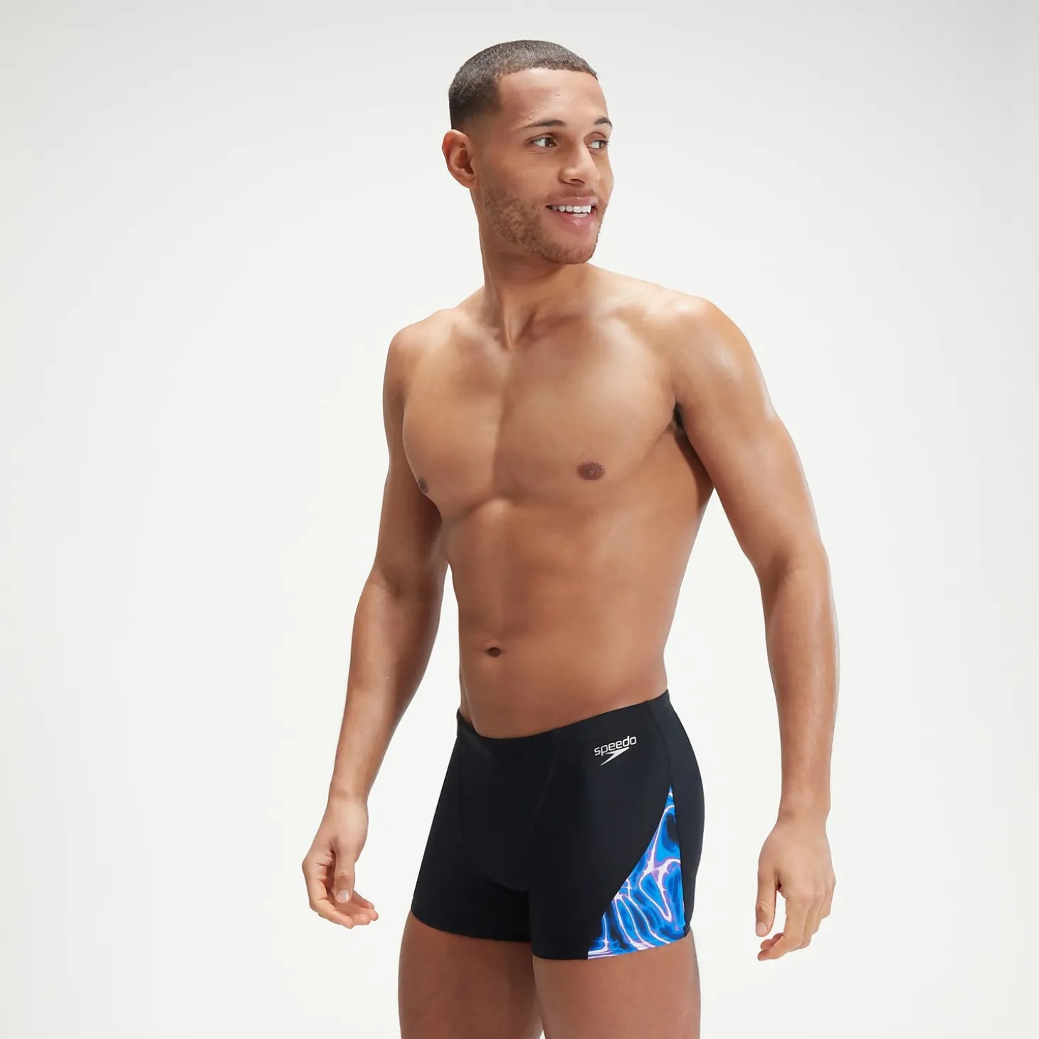 Shop Boxer de bain Homme Allover coupe en V noir/bleu Homme Aquashorts