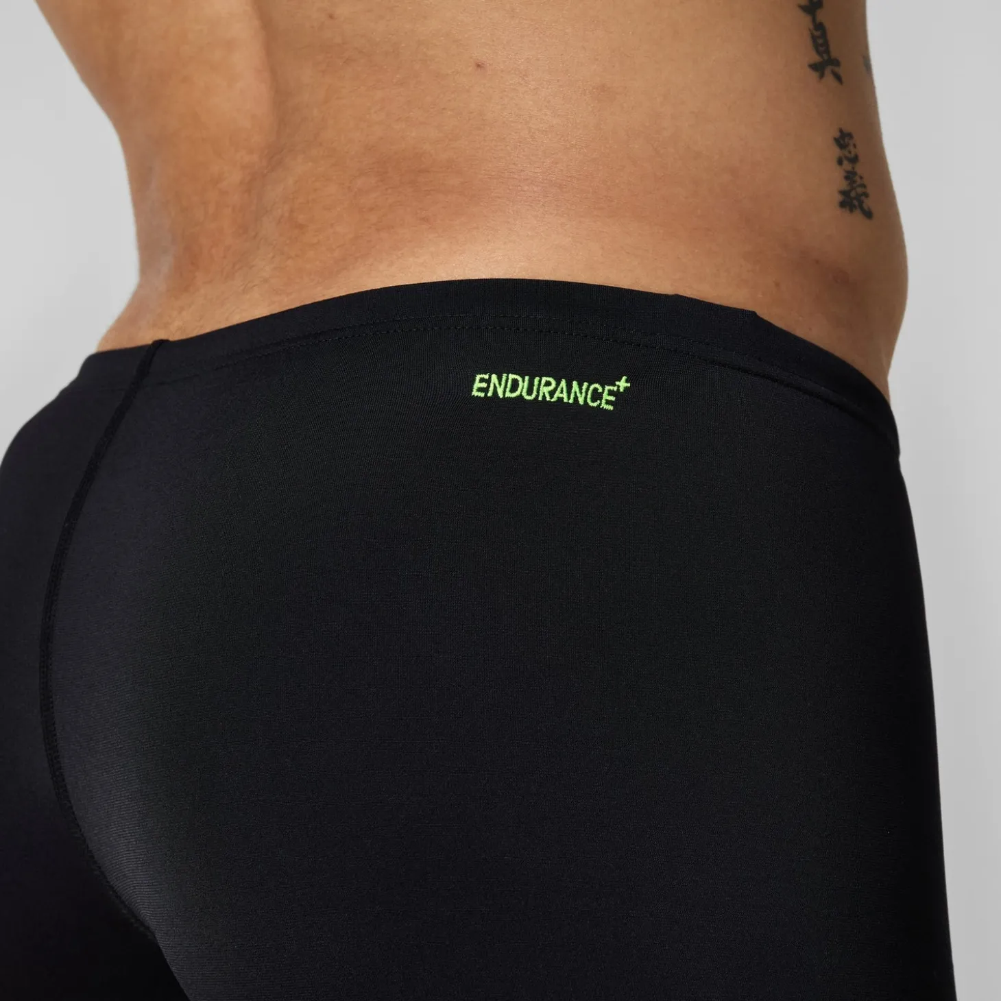 Discount Short de bain homme à imprimé intégral XPRESS LITE 18 pouces noir/jaune Homme Aquashorts