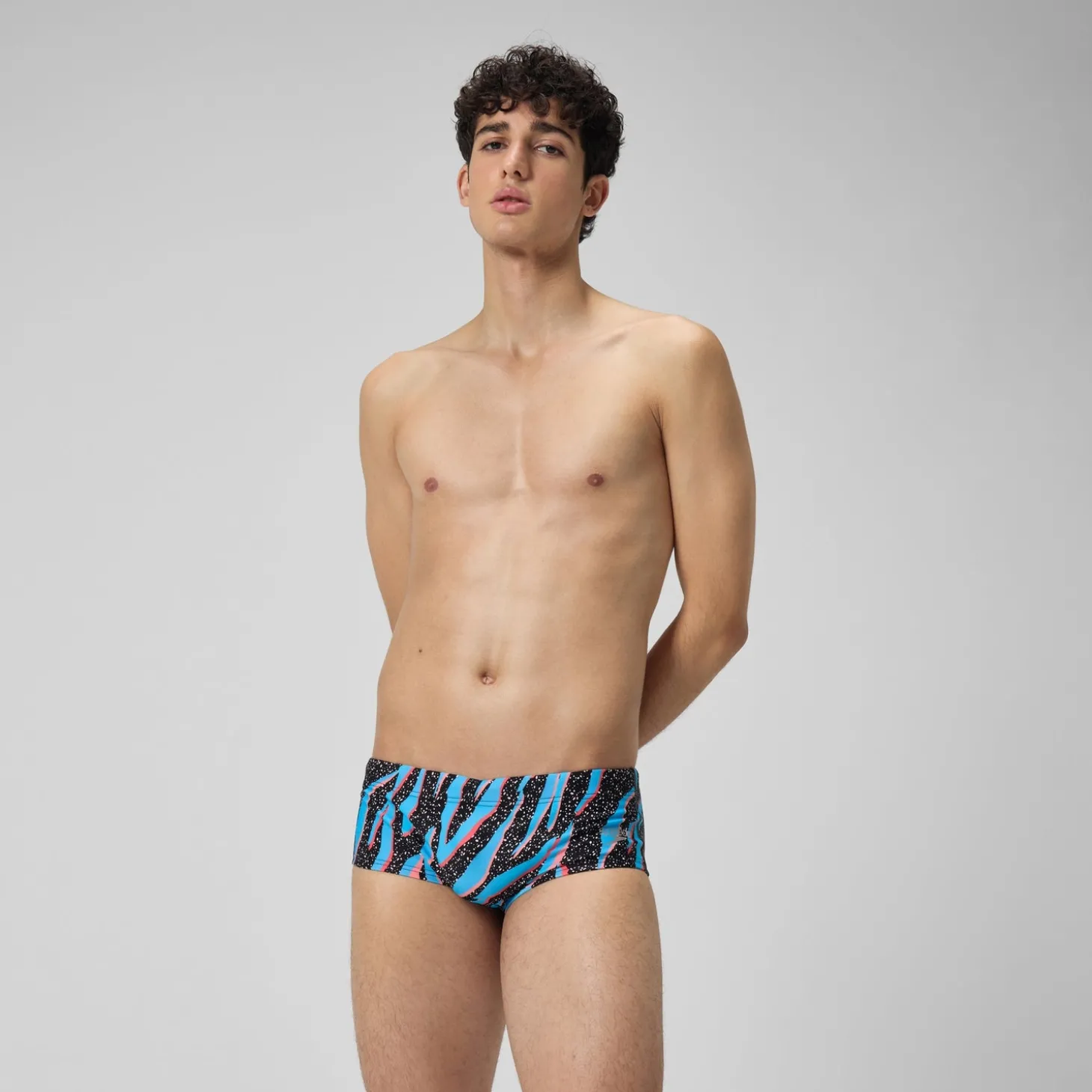 New Slip de bain Hommes pour entraînement en club 13,5 cm Allover Noir/Bleu picton/Rouge sirène Homme Slips De Bain